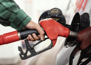 Massa acordó con petroleras el ingreso de los combustibles a Precios Justos