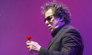 Andrés Calamaro abandonó un show en Colombia y culpó a “la altura”