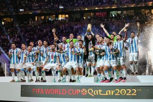 Selección Argentina: las fotos del vuelo de los campeones del mundo hacia Argentina