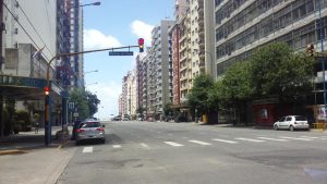 Dos policías fueron atropellados tras un persecucion en el centro de Mar del Plata