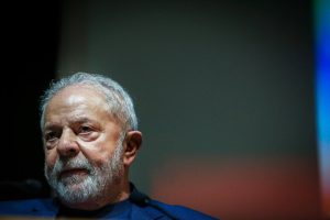 Lula recibió el alta luego de una intervención por una lesión en la laringe