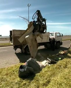 La municipalidad limpió cuatro toneladas de basura frente a la costa de Mar del Plata