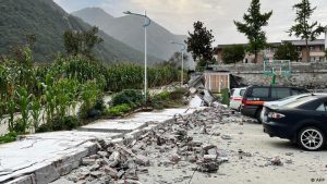 Crece la cifra de muertos por el terremoto en China