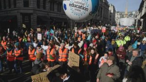 Huelga en Reino Unido: miles de trabajadores reclaman mejoras salariales