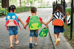 Vuelta a clases 2023: consejos para evitar el sobrepeso en las mochilas escolares