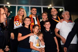 El impactante recibimiento a Mauro Icardi en el Galatasaray