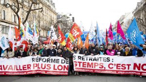 Francia se detiene de nuevo contra la reforma de las pensiones