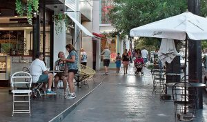 Nuevos cambios en los comercios gastronómicos de la calle Alem