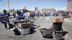 Continúa el acampe de los piqueteros en Mar del Plata