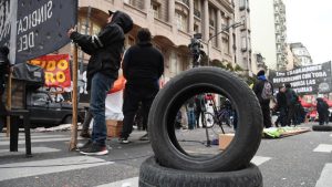 El Gobierno contra el gremio del neumático: “muy inflexibles”