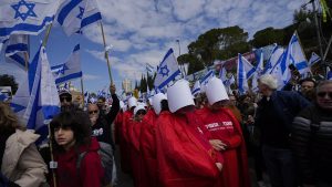 Las protestas llevan al presidente de Israel a proponer a Netanyahu un plan de consenso