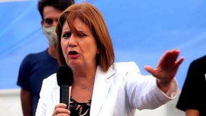 Patricia Bullrich arremetió contra Agustín Rossi por denunciar a periodistas