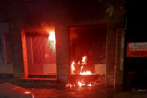 Mar del Plata: feroz incendio en el macrocentro de La Feliz