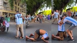 Un hincha le regaló la camiseta de la Selección Argentina a un cartonero y ambos lloraron juntos
