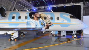 Mundial Qatar 2022: Se inauguró el Maradona Fan Fest con el avión Tango D10S