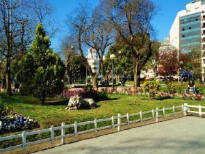 “Guardianes de nuestra historia” y un plan para organizar visitas guiadas en plazas de Mar del Plata