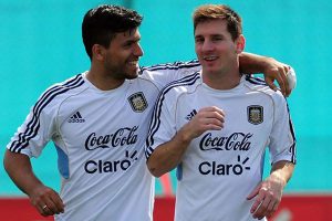 “No sabes de fútbol”: El Kun Agüero a la defensa de Lionel Messi