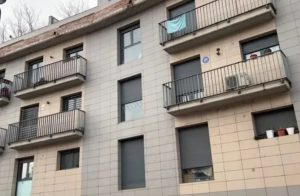 La gemela sobreviviente de la caída en Barcelona tuvo una pequeña mejoría