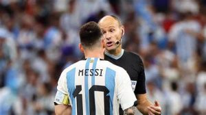 Mundial Qatar 2022: la FIFA tomó una decisión condenando el arbitraje de Antonio Mateu Lahoz