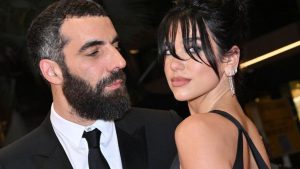 Dua Lipa posó con su novio por primera vez