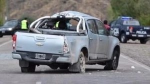 Vuelcan 16 estudiantes de la Universidad Nacional de Cuyo : Un muerto