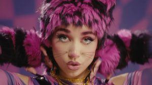 María Becerra fue el Gato Risón en el nuevo videoclip de Miranda y fue tendencia