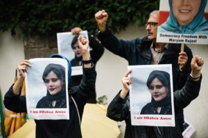 Caos en Irán: movilizaciones en favor y en contra del gobierno