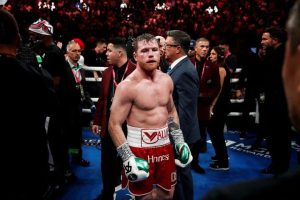 Canelo no da el brazo a torcer y sigue con su furia en Twitter: “No seas hipócrita”