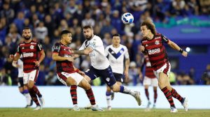 Vélez buscará remontar ante Flamengo: hora, TV y formaciones