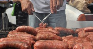 Finaliza el acampe en la Municipalidad: choripaneros logran acordar zonas de trabajo