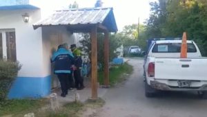 Fue a la casa de su ex empleado y rompió los vidrios de su vehículo