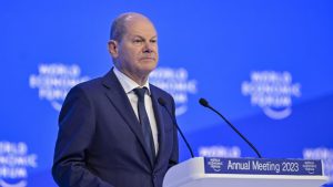 Olaf Scholz asegura la ayuda militar a Ucrania sin mencionar los tanques