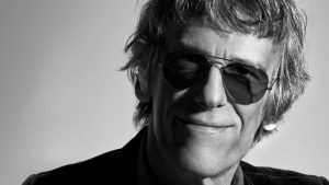 Un día como hoy: Luis Alberto Spinetta publica su álbum “Kamikaze”