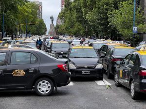 Es oficial la tarifa nocturna de taxis, sube un 71%