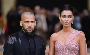 La esposa de Dani Alves finalmente le pidió el divorcio al ex futbolista tras la denuncia de abuso sexual