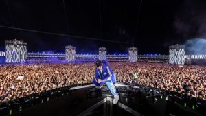 Bizarrap dio un espectáculo 360º ante más de 20.000 personas en Buenos Aires