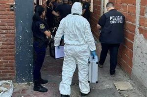 Encuentran el cadáver de una niña dentro de una caja de madera en Villa Ballester