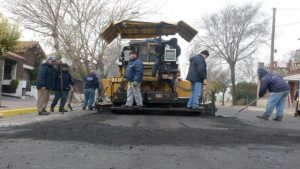 Mar del Plata: realizan obras de pavimentación en distintos barrios
