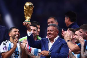 Claudio Fabián Tapia trae la Copa del Mundo a Mar del Plata