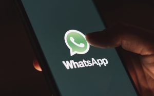 WhatsApp para denunciar a quienes mantengan actividades sexuales en la vía pública