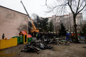 Un helicóptero se estrelló cerca de una guardería en Ucrania: 18 muertos, entre ellos el Ministro del Interior