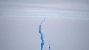 Colosal iceberg de 1500 km2 se desprende en la Antártida