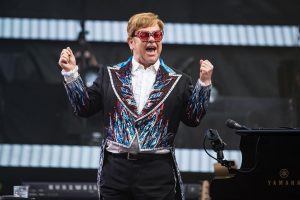 Un día como hoy: Nace Elton John