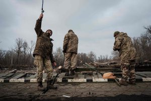 Ucrania envía mas soldados a Bajmut para repeler la ofensiva rusa