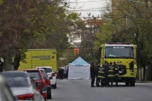 Un militar retirado se atrincheró en su edificio y asegura tener explosivos