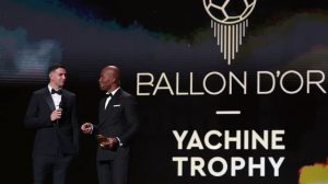 Emiliano Martínez se llevó el premio Yashin al Mejor Arquero del Mundo y fue abucheado