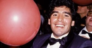 Diego Armando Maradona cumpliría 63 años: las mejores diez canciones que inmortalizaron su carrera