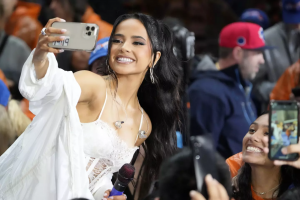 BECKY G:  lanzó su nuevo álbum ¨ESQUINAS¨