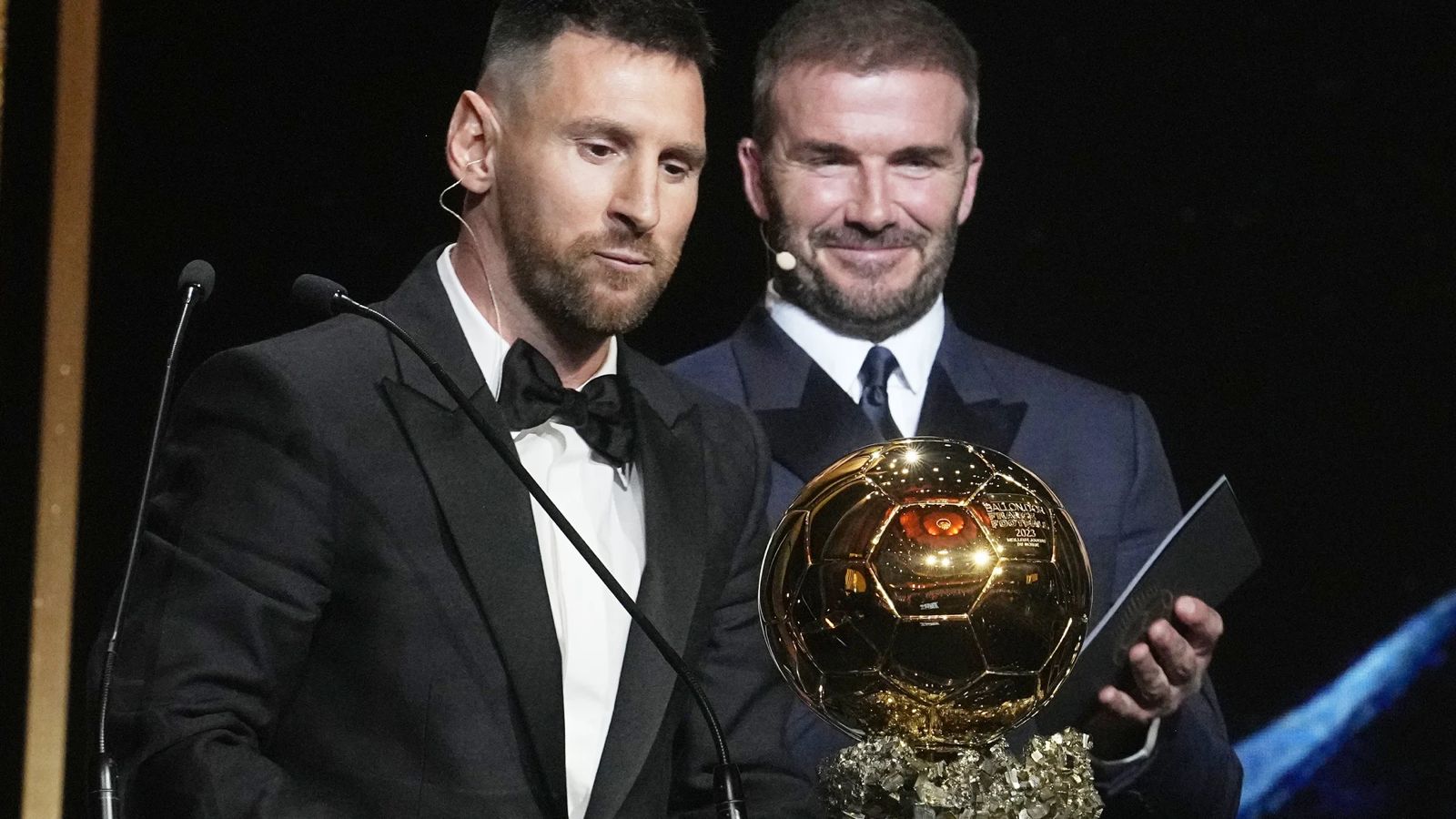 David Beckham acompaño a Lionel Messi a recibir su Balon de Oro
