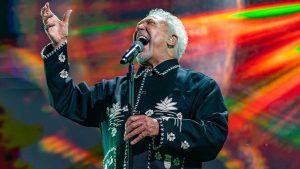 Tom Jones se presenta en el Movistar Arena